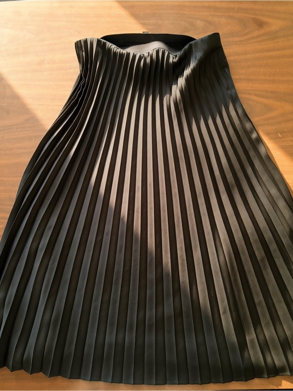 Pleated Midi Skirt - Picture 8 of 10